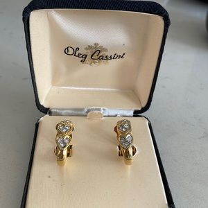 Vintage Oleg Cassini clip on earrings NWOT